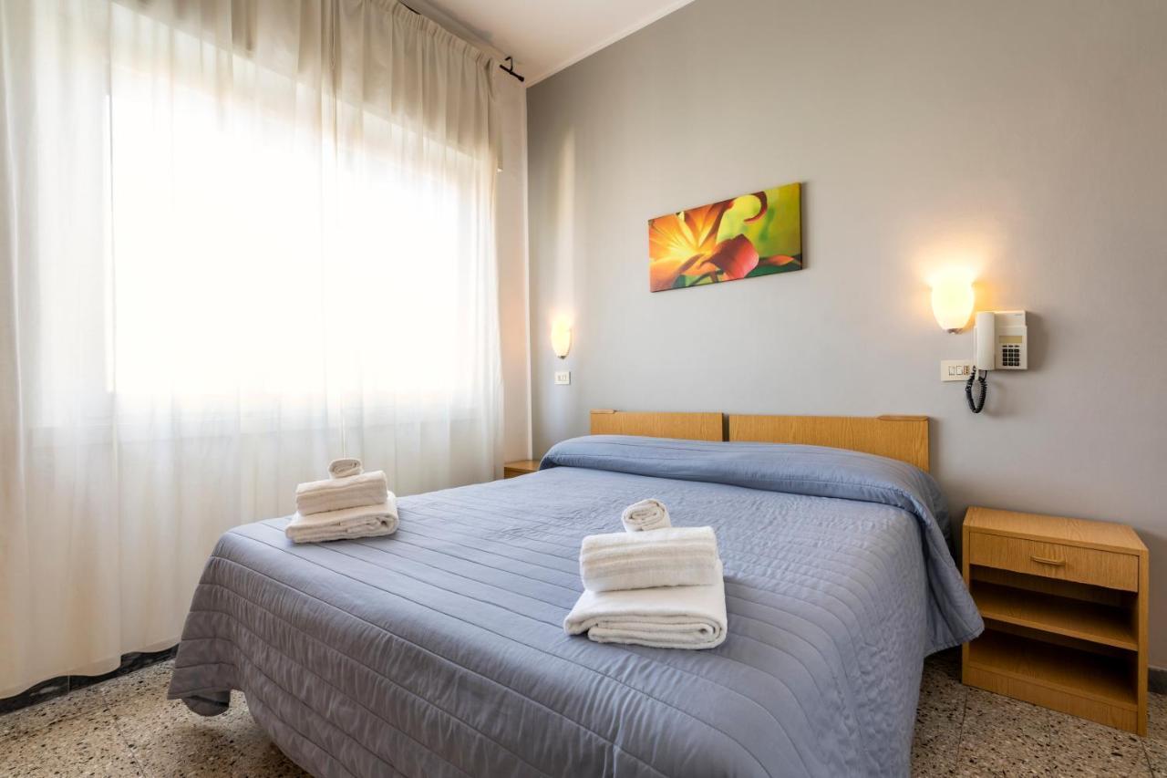 Hotel Ausonia Rimini Exterior foto