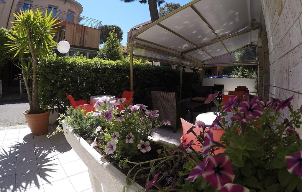 Hotel Ausonia Rimini Exterior foto
